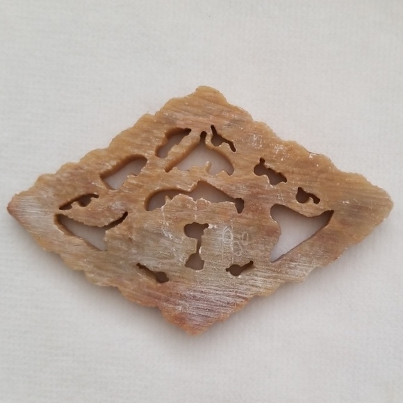 Kissing Koi Fish Hand Carved Soapstone Pendant - Picture 7 of 8